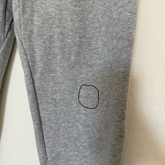 Gymshark Men’s Crest Joggers Sweatpants Grey Slim Taper Fleece Workout Athletic - Picture 5 of 5